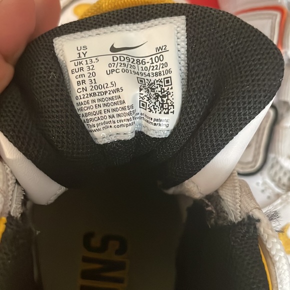 Nike air more uptempo. White and gold - Picture 5 of 5